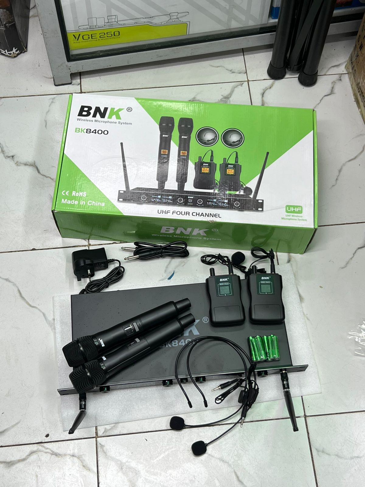 BNK BK8400 2 hand held 2 lapels wireless microphone