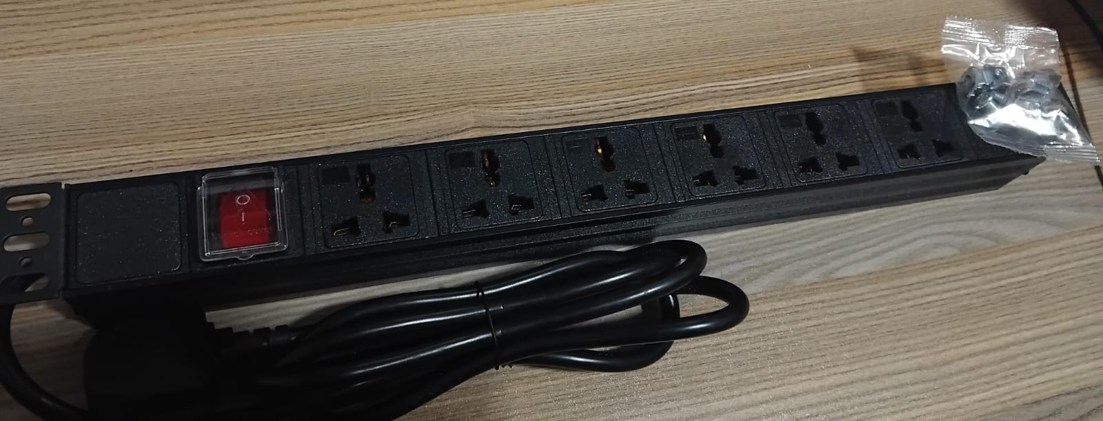 PDU 6 WAYS Power Distribution Unit (PDU) - Image 3