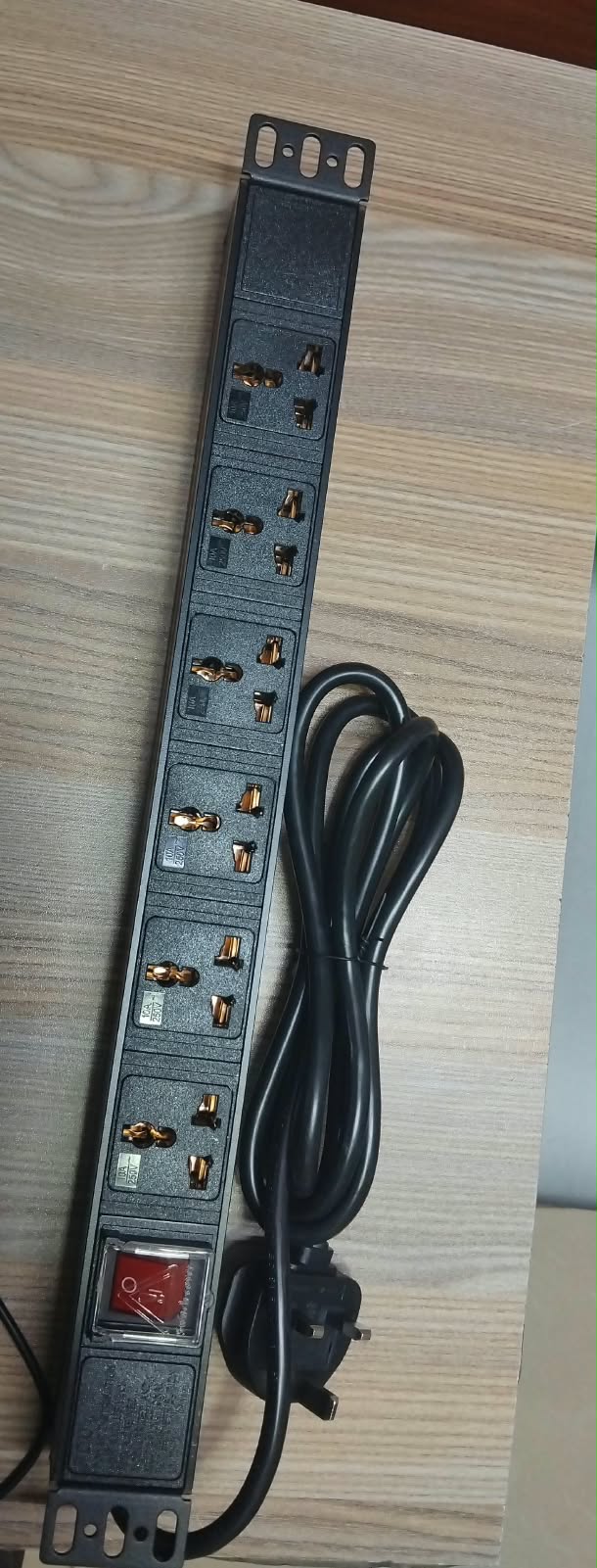 6 Way PDU Power Distribution Unit